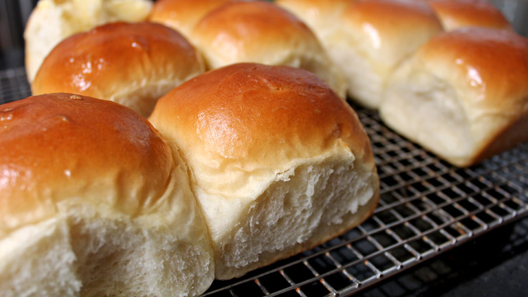 dinner rolls