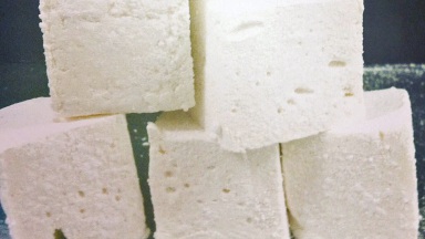 Fluffy Cinnamon Vanilla Marshmallows