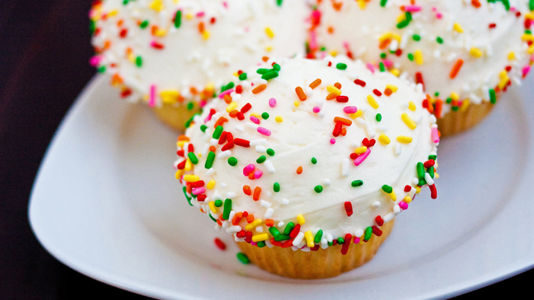 Golden Butter Cupcakes with Madagascar Vanilla Buttercream