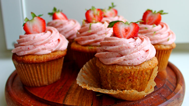 strawberry daiquiri cupcakes